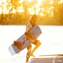 Ronix RXT Blackout Wakeboard 2022 18 Ronix RXT Blackout Wakeboard 2022 -LIQUID FORCE Sales 2022RonixRXTBoardMassi 1