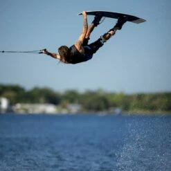 Ronix RXT Blackout Wakeboard 2022 15 Ronix RXT Blackout Wakeboard 2022 -LIQUID FORCE Sales 2022RonixRXTBoardMassi 7