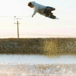 Follow Layer 3.11 Outer Spray Twelker In Cream 16 Follow Layer 3.11 Outer Spray Twelker In Cream -LIQUID FORCE Sales follow layer 311 outer spray twelker in cream 174853