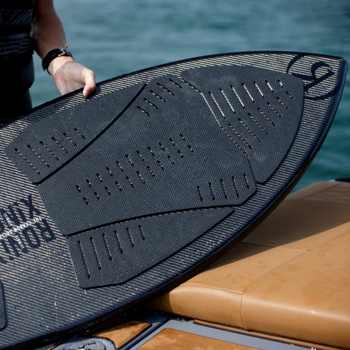 Ronix Carbon Air Core 3 Skimmer Wakesurf Board 2023 4 Ronix Carbon Air Core 3 Skimmer Wakesurf Board 2023 - Image 4