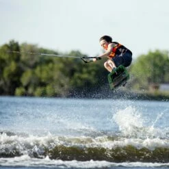 Ronix Vision Boy's Wakeboard 2023 11 Ronix Vision Boy's Wakeboard 2023 -LIQUID FORCE Sales ronix vision boys wakeboard 2022 180598