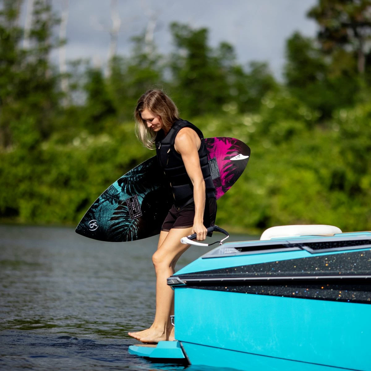 Ronix Women's Carbon Air Core 3 Skimmer Wakesurf Board 2023 2 Ronix Women's Carbon Air Core 3 Skimmer Wakesurf Board 2023 - Image 2